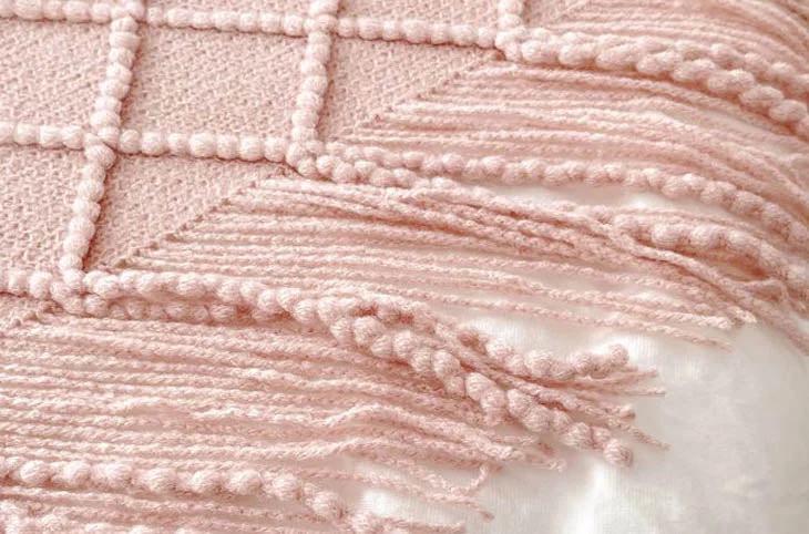 knitted blanket diamond texture