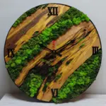 wooden wall decor and clock (2) Wooden wall decor and clock (2)