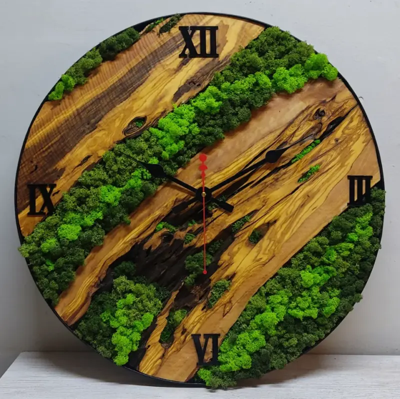 Wooden wall decor and clock (2)