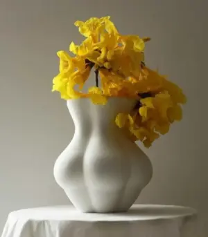 Sculptura Vase White Porcelain