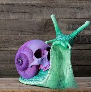 Snail Skull Sculpture Gothic Decoration