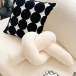 1Pc Gooien Kussen Creatief Sofa Kussen Eenvoudige Effen Kleur Nordichome Kussen Geknoopt Kussen Creatieve Decoraties Sofa.jpg 2935b240 f919 4dd4 ae88 a3f625021098