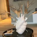 2mpPEuropean Decor Resin Sculpture Art Desktop Vase Heart Shaped Flower Pot Decoration Vase Ornaments Home Decoration