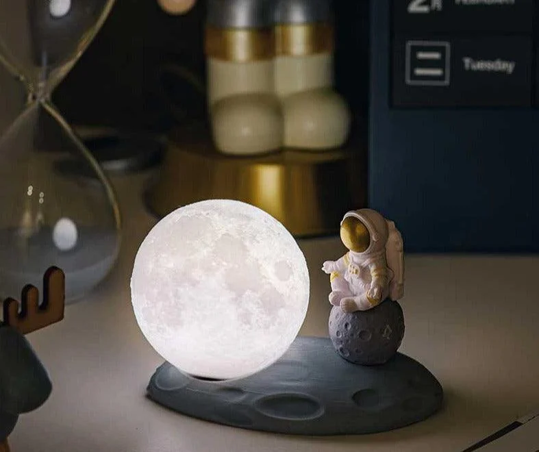 3D LED Moon Astronaut Night Light -