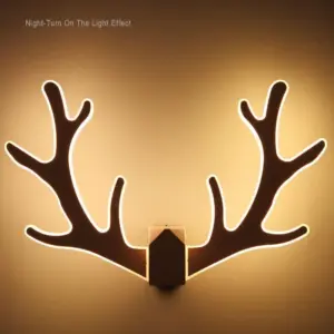 GeweiGlow - Simple antler-shaped wall lamp with 1 LED arm
