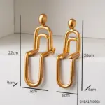 Abstract Paper Clip Decor tag1