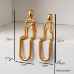 Abstract Paper Clip Decor tag1