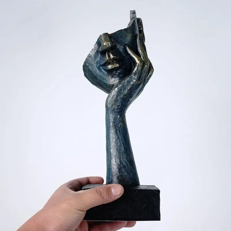 Abstract Retro Thinker Sculpture tag1