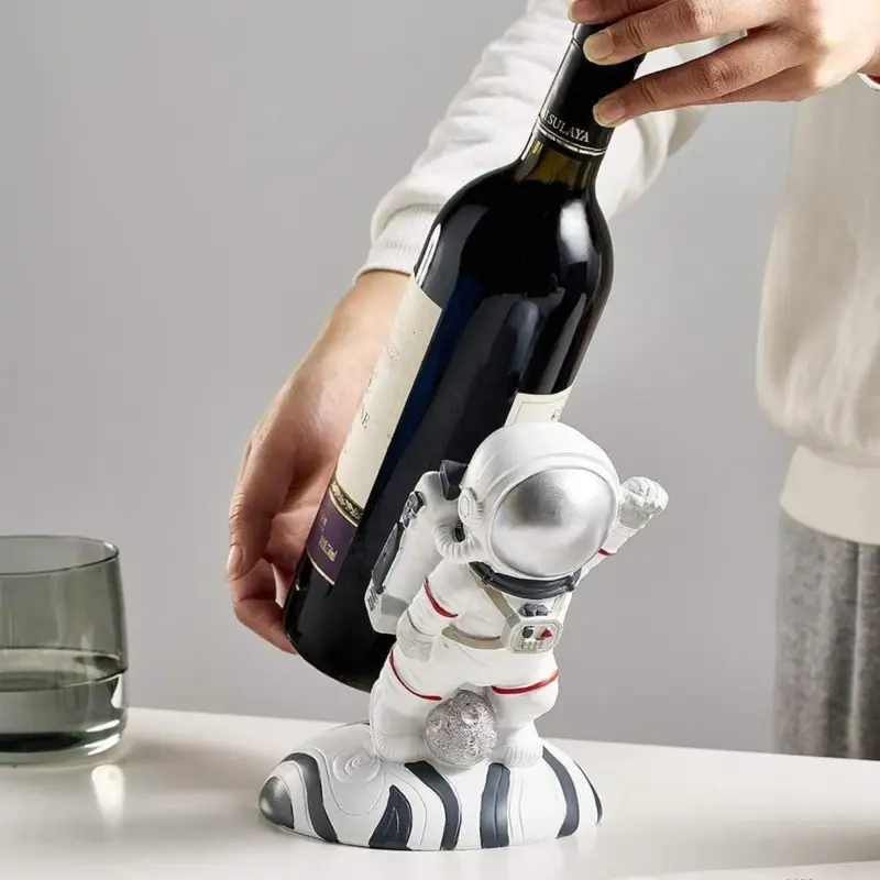 Aerya Astronaut Wine Holder tag1
