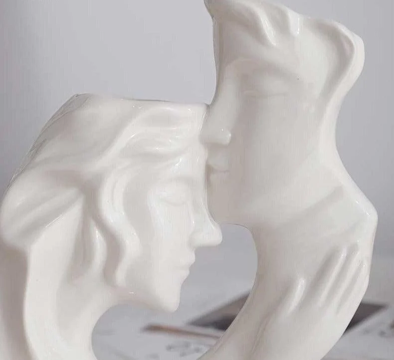 Aesthetic Kiss Couple Minimalist Vase -