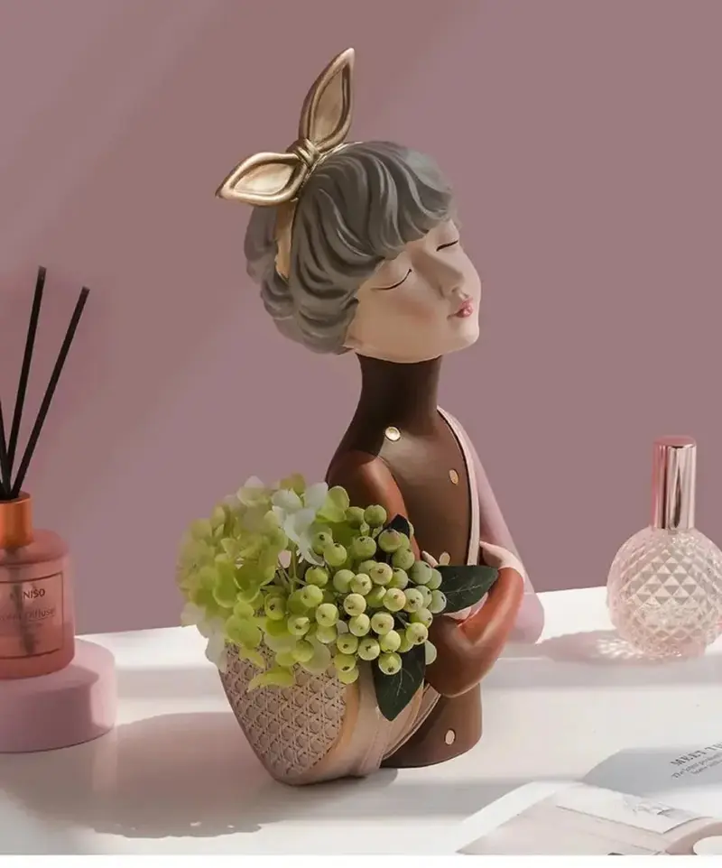 Alicia Sculpture tag1
