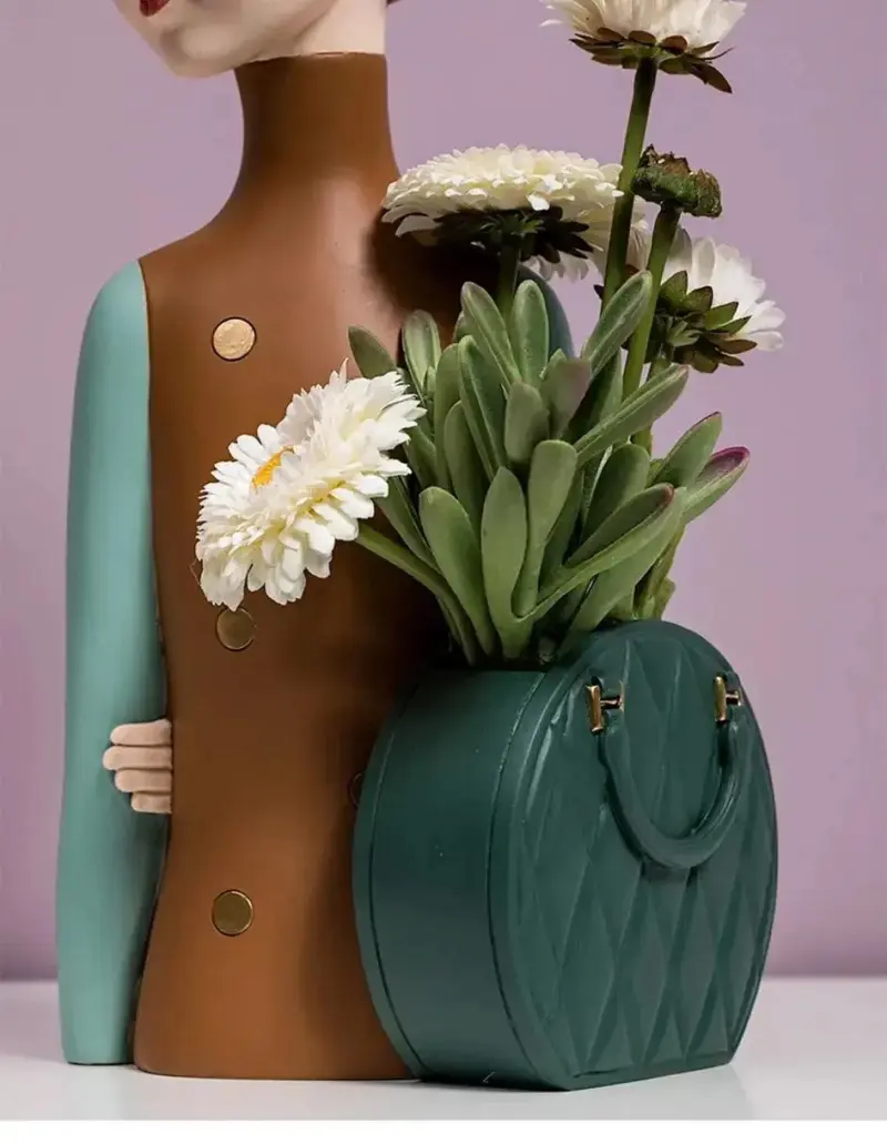Alicia Sculpture tag1