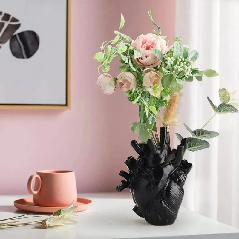 Anatomical heart vase