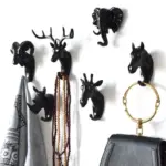Andee Animal head hooks tag1