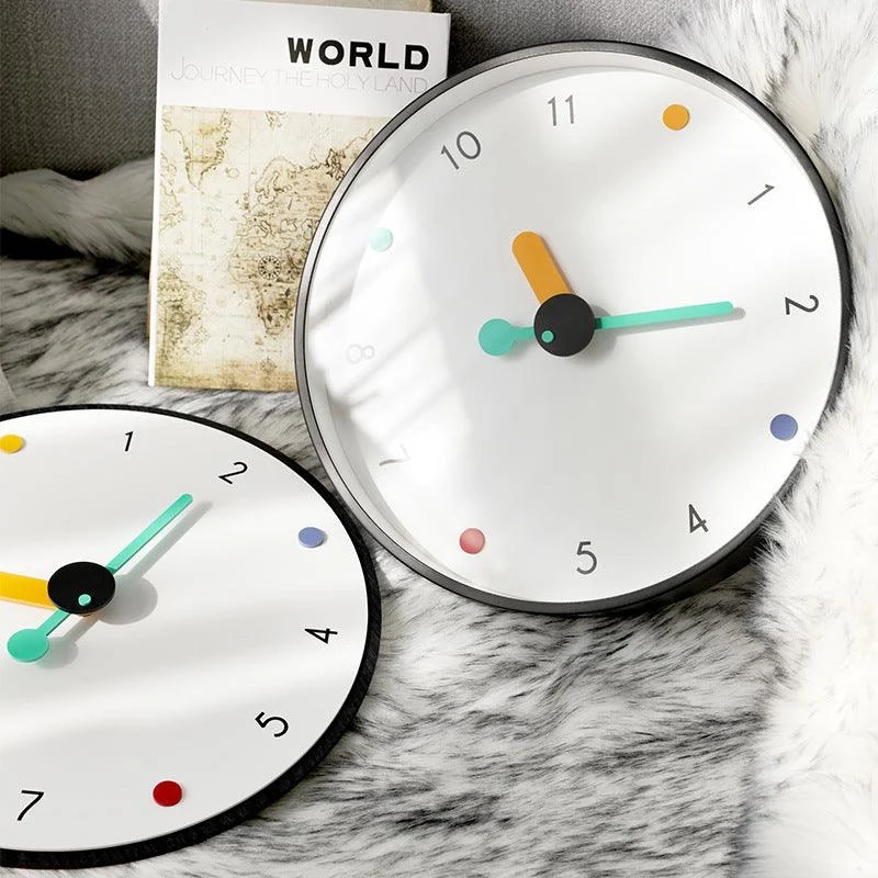 Artistic Minimalist Silent Wall Decorative Clock -