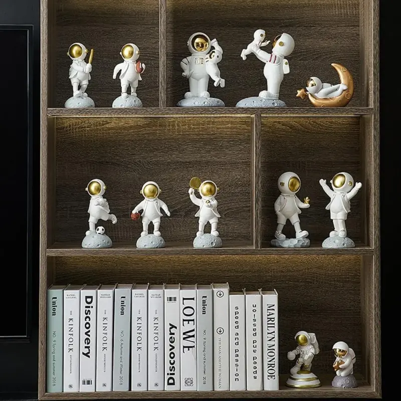 Astronaut Athlete Decor Figurine tag1