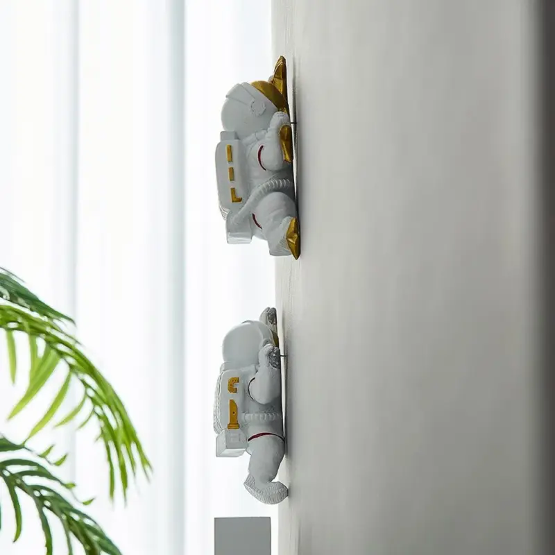 Astronaut Climbers tag1