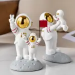 Astronaut_Family_Statues_-_-_tag1_-4138018 Astronaut Family Statues tag1