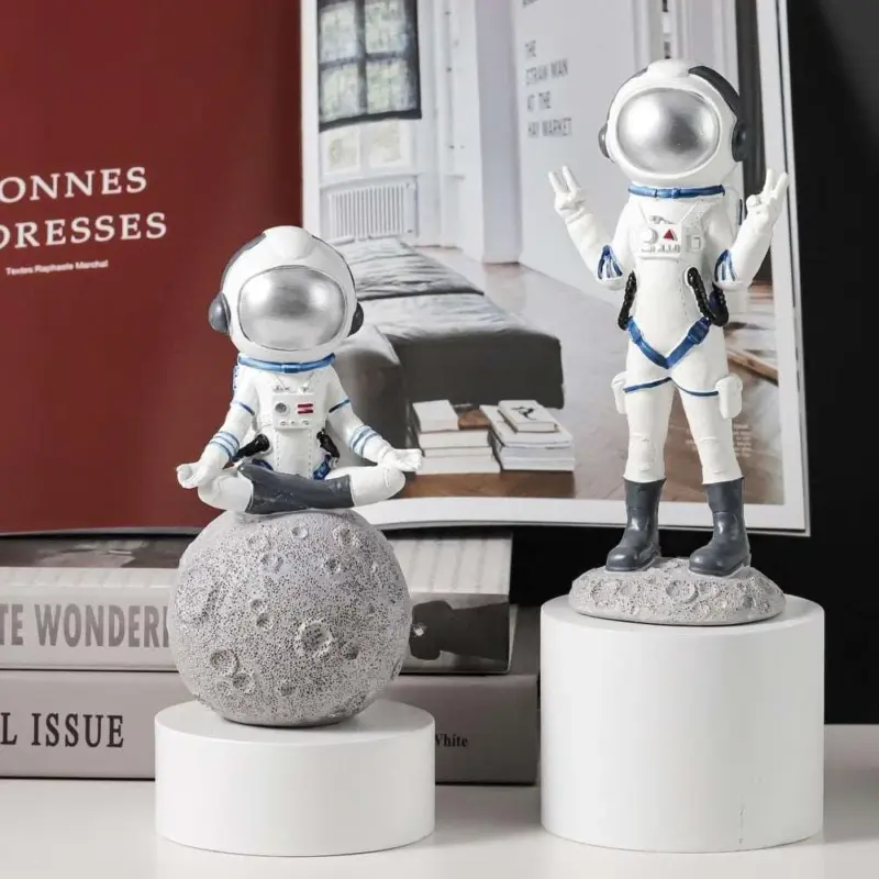 Astronaut Figurines Resin Spacewoman