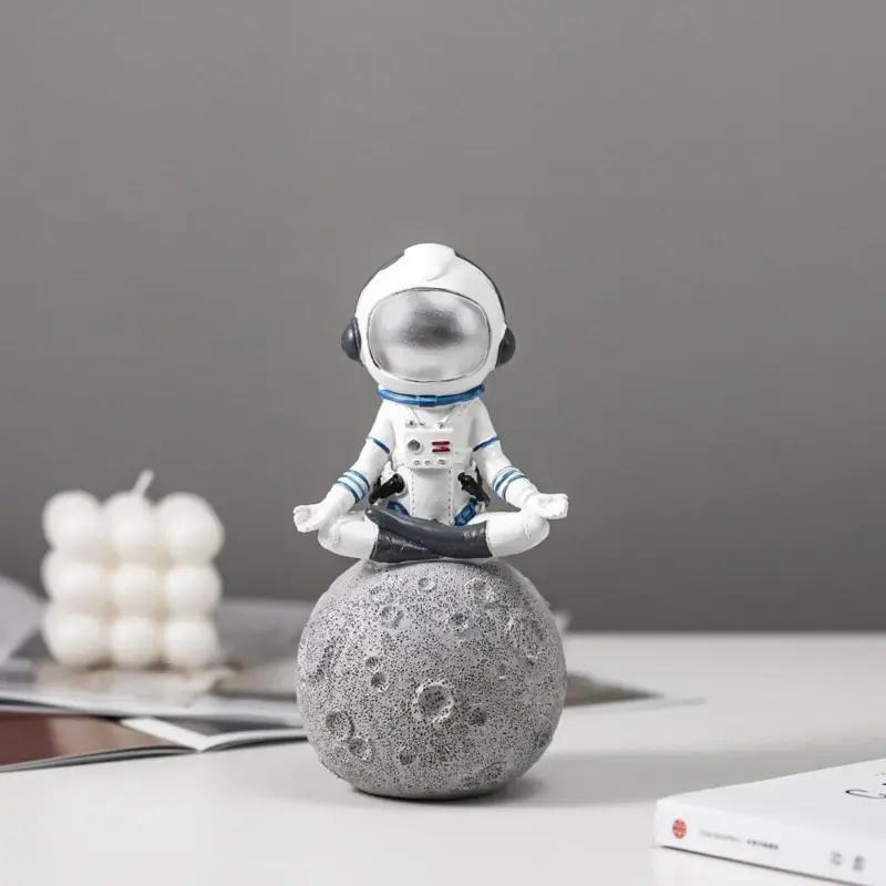 Astronaut Figurines Resin Spacewoman