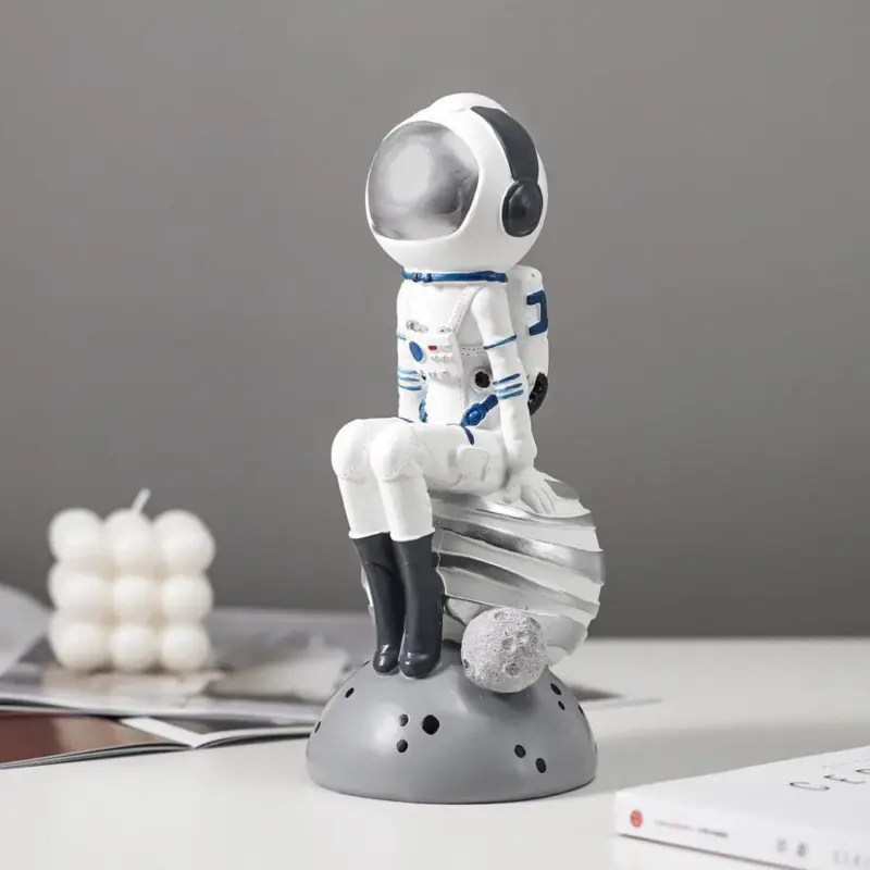 Astronaut Figurines Resin Spacewoman