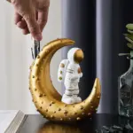 Astronaut Pen Stand tag1