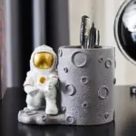 Astronaut Pen Stand tag1