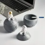 Astronaut Pen Stand tag1