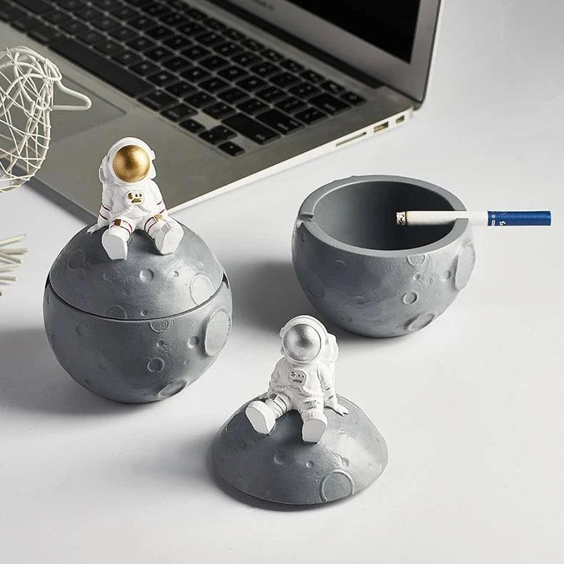 Astronaut Pen Stand -  - #tag1#