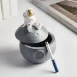 Astronaut Pen Stand tag1