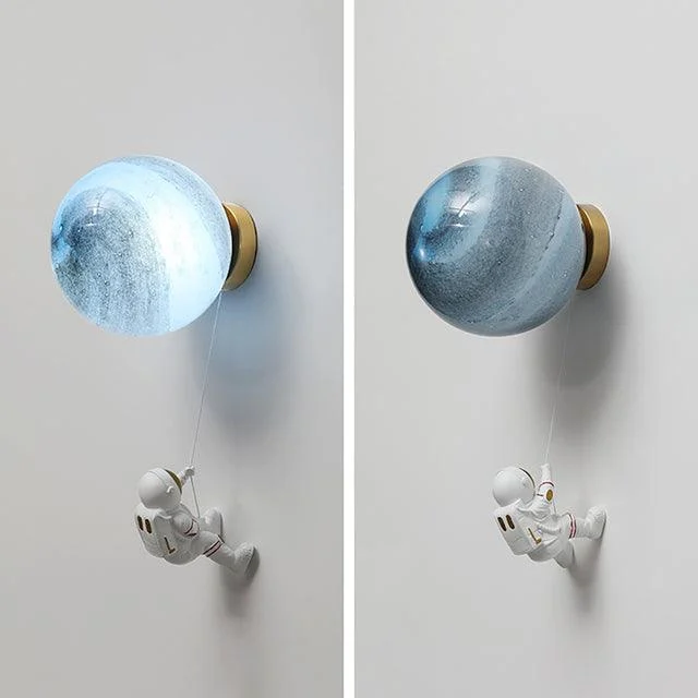 Astronaut Wall Lamp -