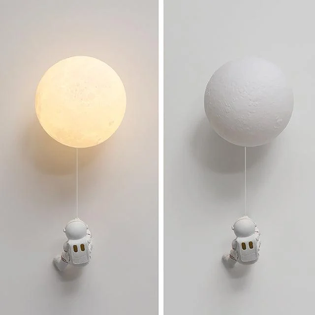 Astronaut Wall Lamp -