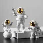 Astronaut_on_Moon_Figurines_-_-_tag1_-4138438 Astronaut on Moon Figurines tag1