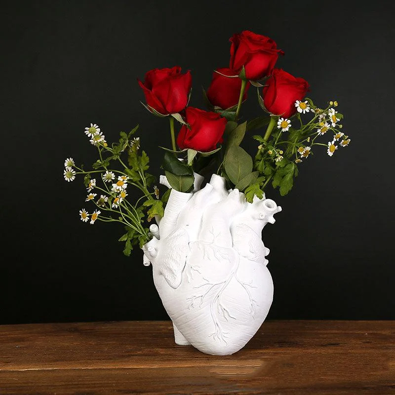 White Ceramic Anatomical Heart Flower Vase - ISTANBULLU LTD