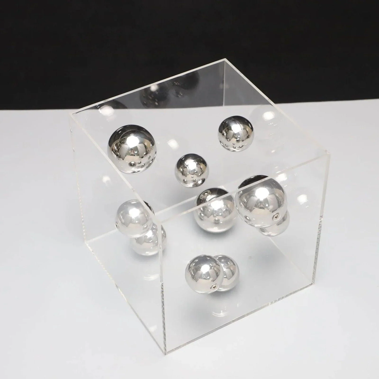 Balls In The Box -  - #tag1#