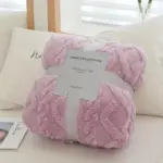 Beautiful sustainable blanket tag1