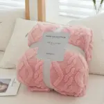 Beautiful sustainable blanket tag1