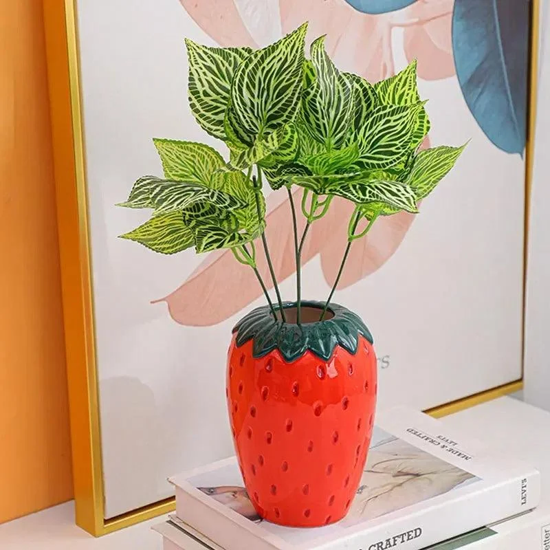 BerryBliss - Ceramic Strawberry Vase -