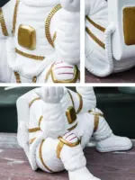 Big_Planet_Astronaut_Sculpture_-_-_tag1_-4150508 Big Planet Astronaut Sculpture tag1