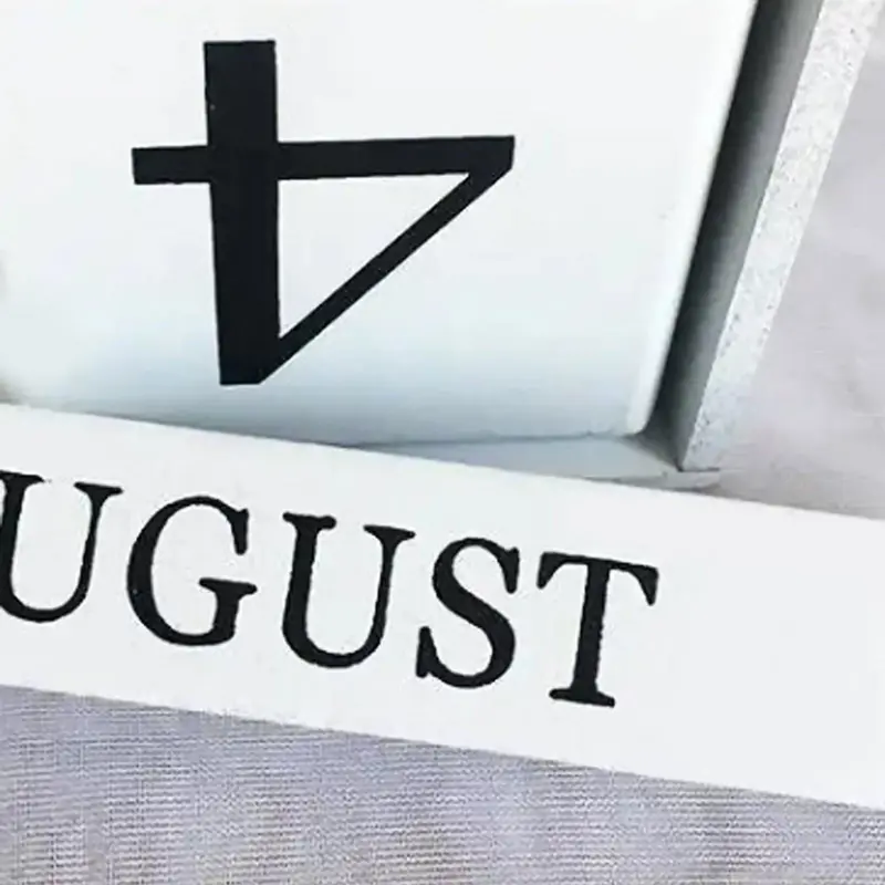 Black White Wooden Block Calendar