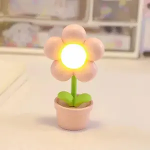 BloomLite - Small Flower Table Lamp