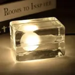 BrightCube_-_Minimalist_table_lamp_with_transparent_glass_cube_-_-_tag1_-4158465 BrightCube Minimalist table lamp with transparent glass cube tag1