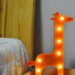 Cartoon Leuke Giraf Led Nachtlampje Dier Tafellampen Batterij Marquee Teken Voor Kids Kinderen Kamers Slaapkamer Nursery.jpg 640x640 e3350351 04be 4e71 b4a9 9ad4c44d03da