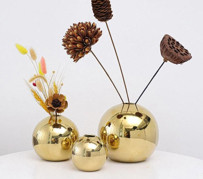 Ceramic Golden Mirror Ball Vase For Flower Arrangement -