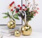Ceramic_Golden_Mirror_Ball_Vase_For_Flower_Arrangement_-_-4152318 Ceramic Golden Mirror Ball Vase For Flower Arrangement