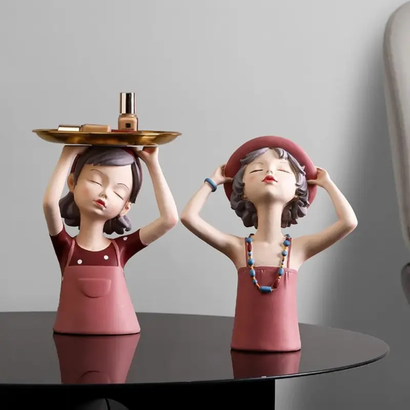 Chichi Sculpture tag1