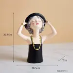 Chichi Sculpture tag1