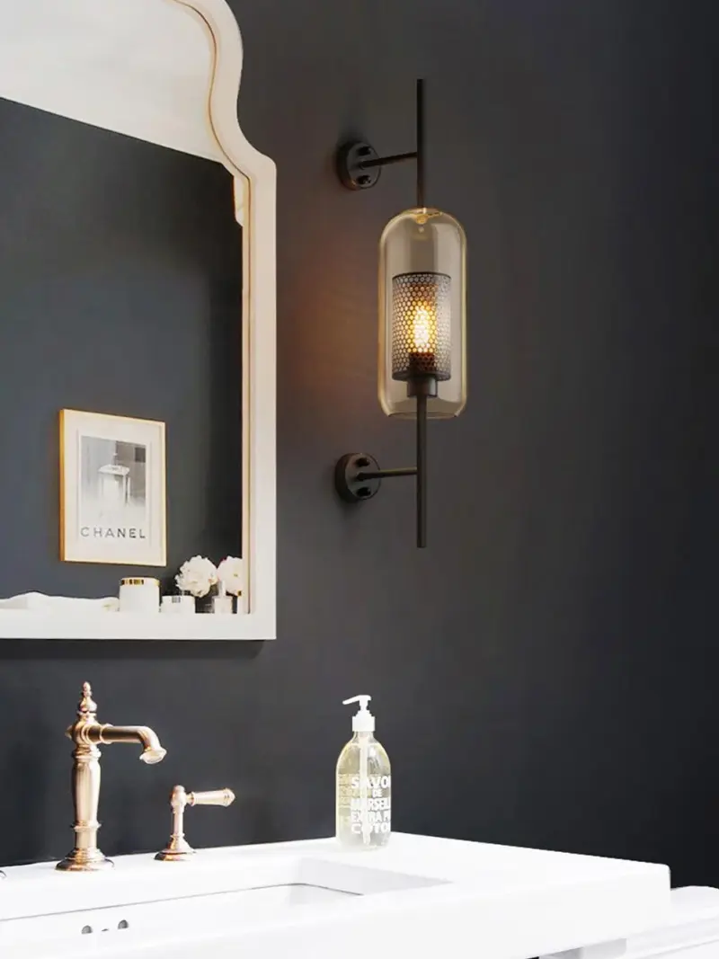 Chiswick Glass Wall Lamp 47 b61ccae9 293f 45db 8c24 a760daf615b3