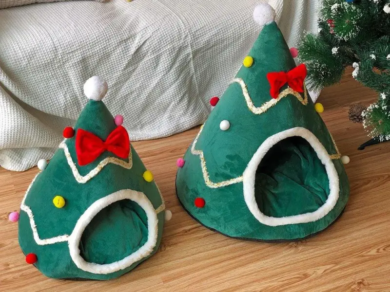 Christmas Tree Pet Bed tag1