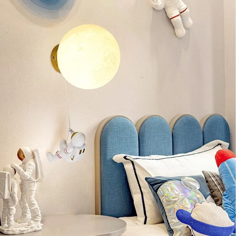 Climbing Wall Astronaut Moon Lamp -